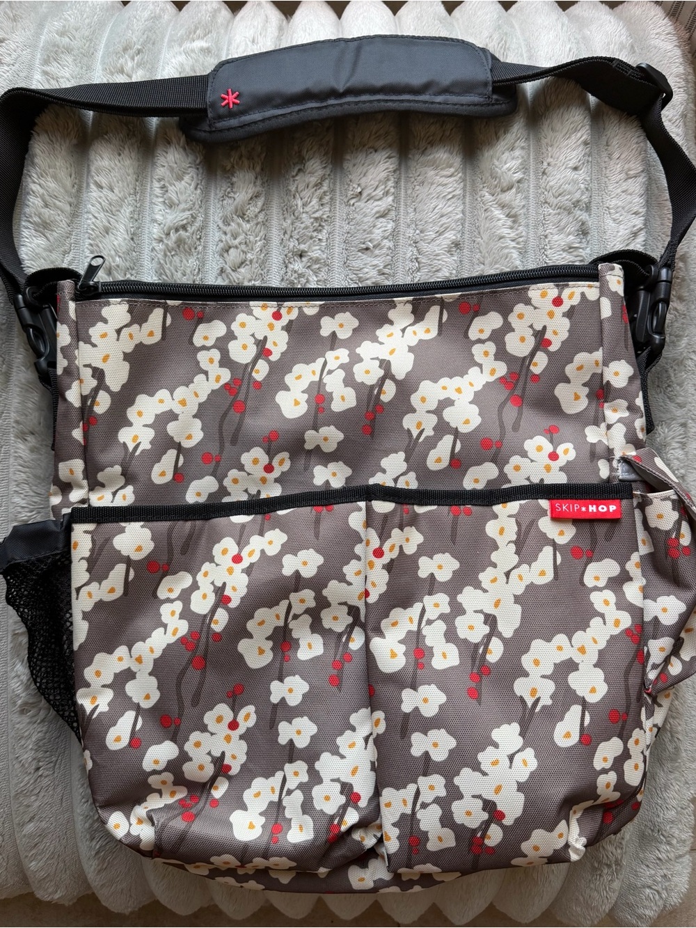 Skip Hop Duo Diaper Bag in Discontinued Cherry Blossom Print